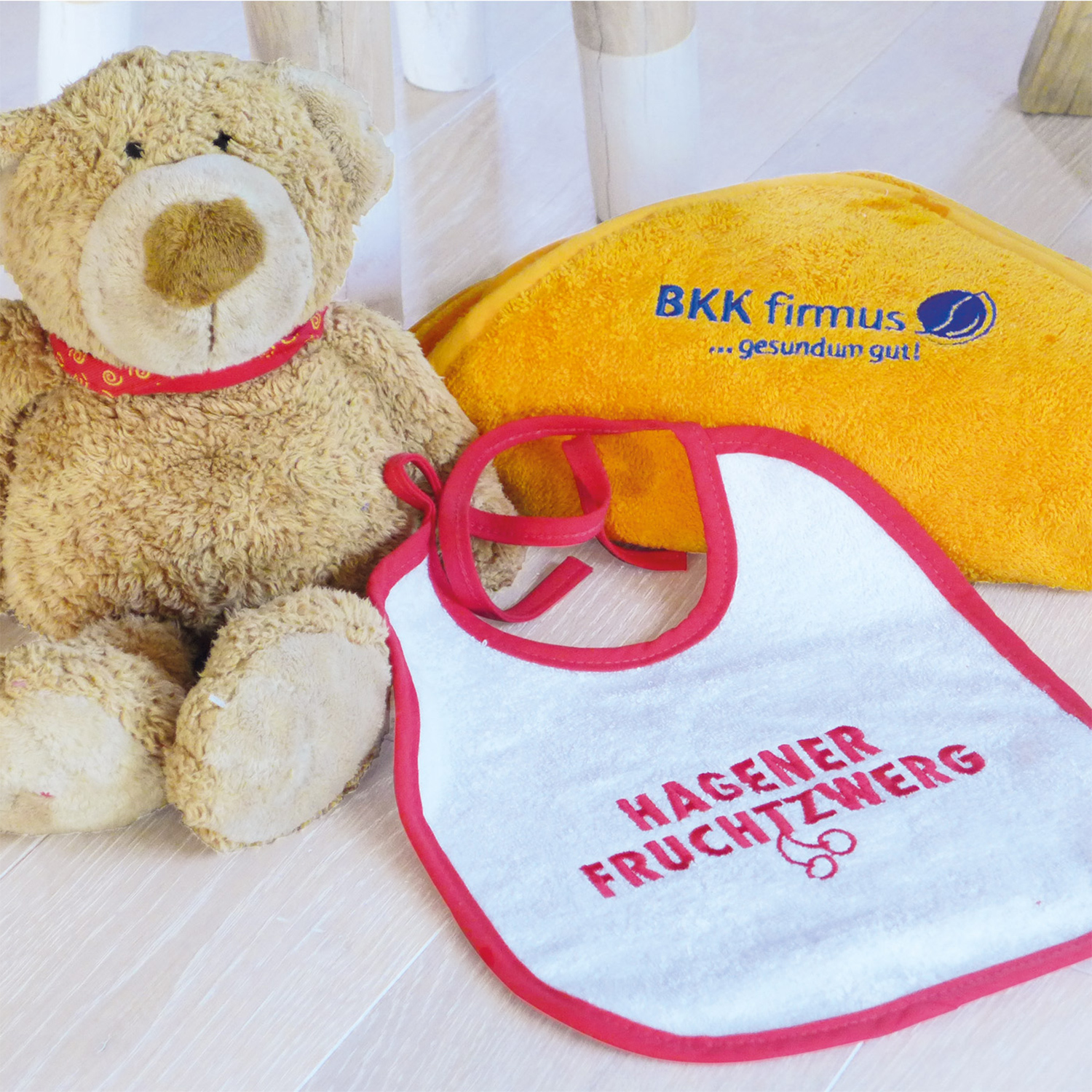 Babylätzchen mit Bindebändern